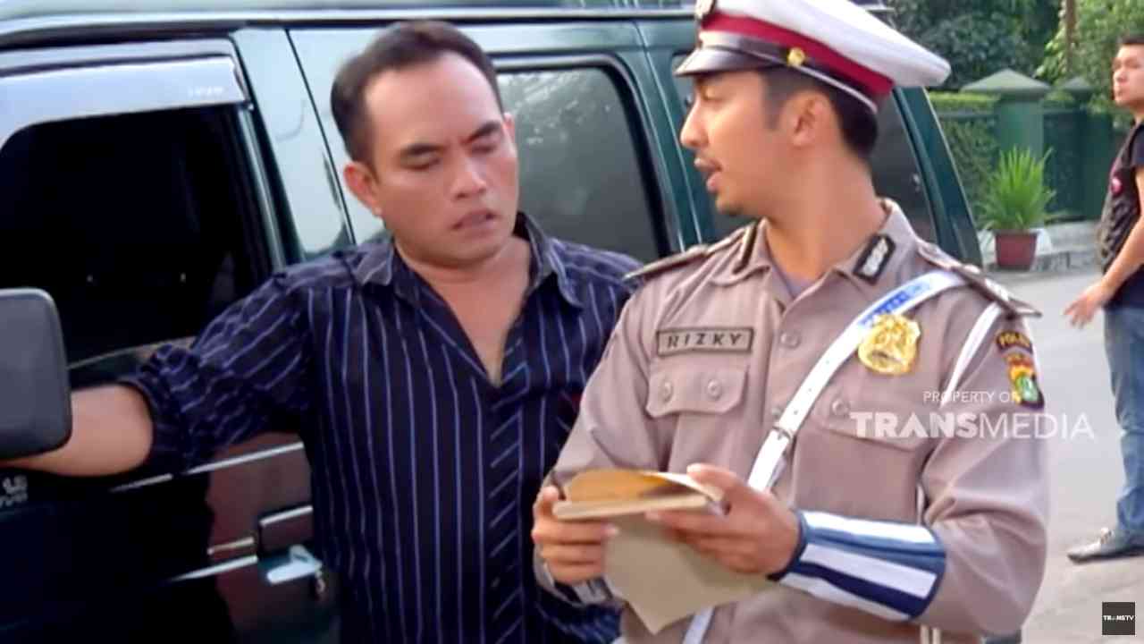SKETSA: Ditilang Polisi