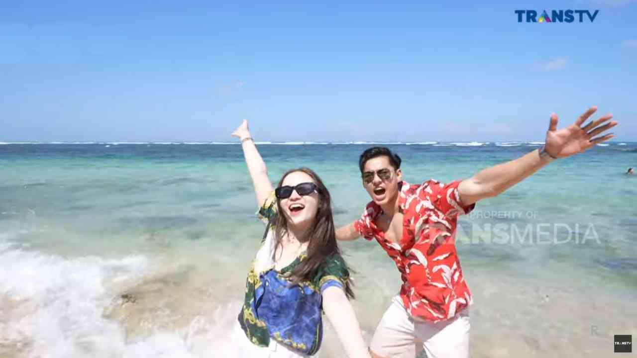 Celebrity on Vacation