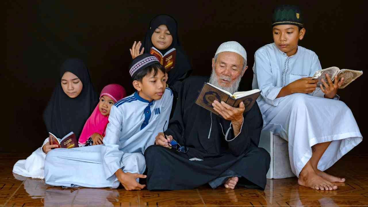 Keutamaan Memuliakan Al-Qur'an dan Rahasia di Balik Keberkahan Hidup