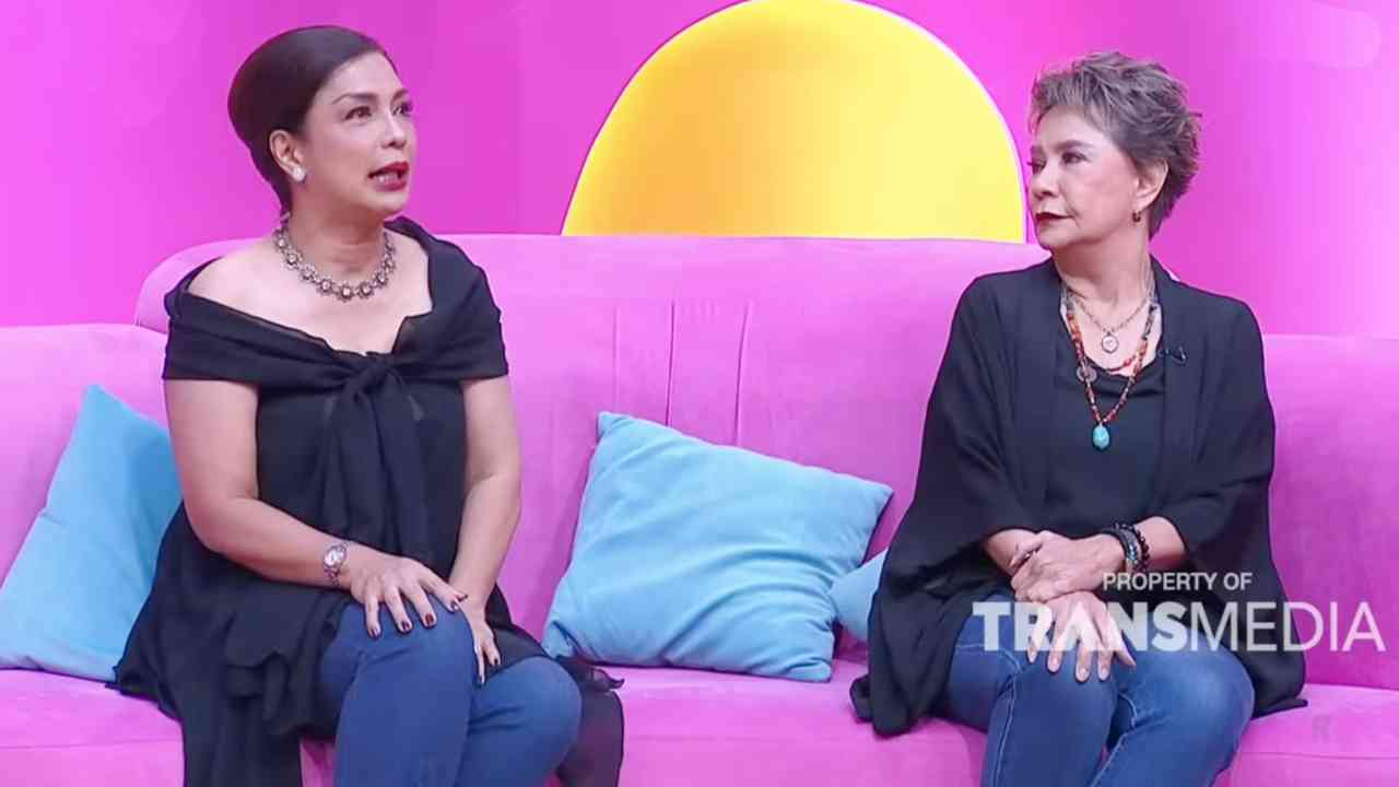 Soraya Haque dan Debby Sahertian, Bersahabat walau Beda Karakter