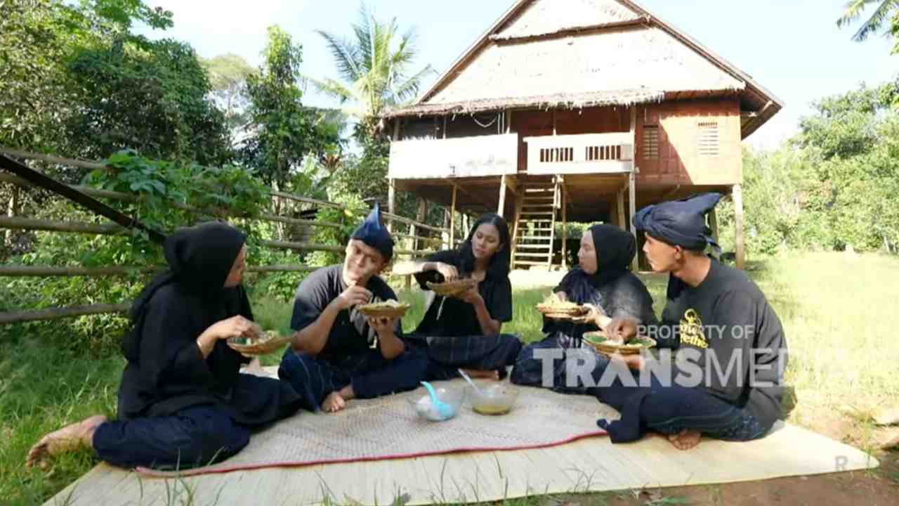 Kehidupan di Desa Adat Ammatoa yang Kental dengan Kearifan Lokal