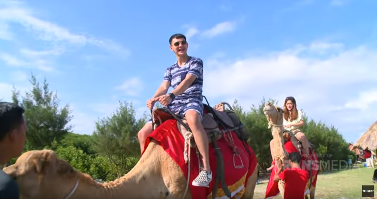 Celebrity on Vacation