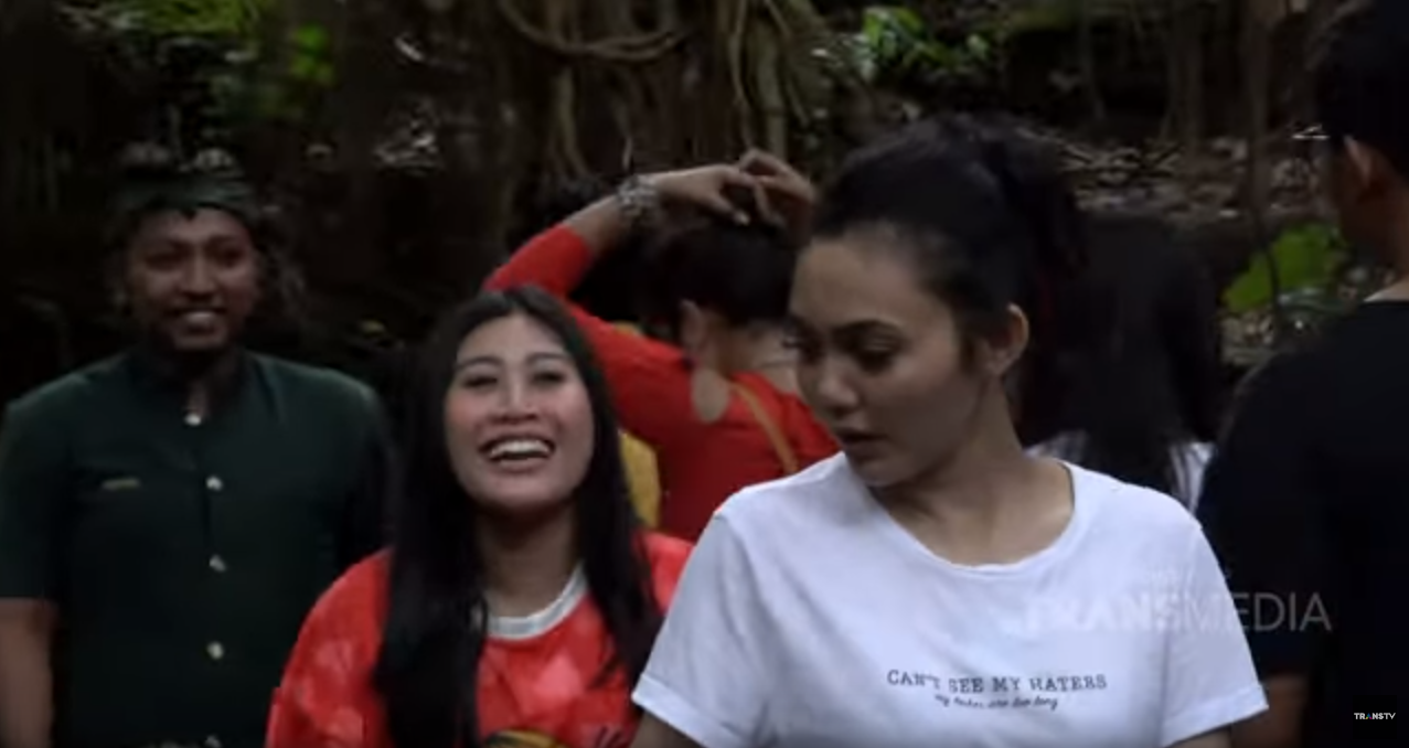 Nyobain Air Suci di Bali, Seger Banget!