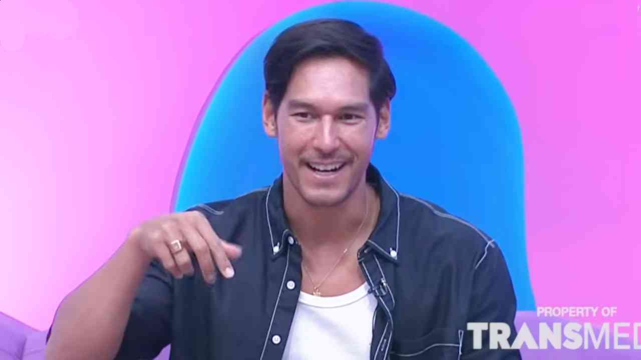 Richard Kyle, Berpetualang ke Berbagai Negara adalah Identitas Dirinya