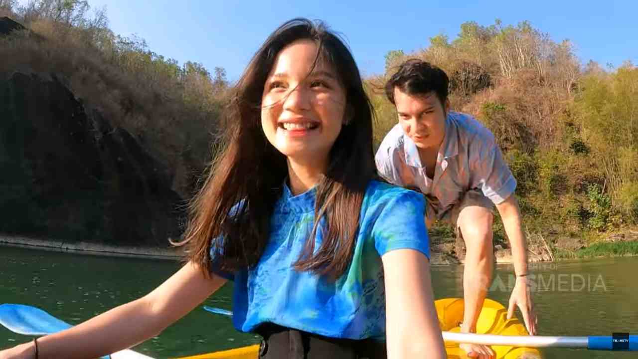 Celebrity on Vacation