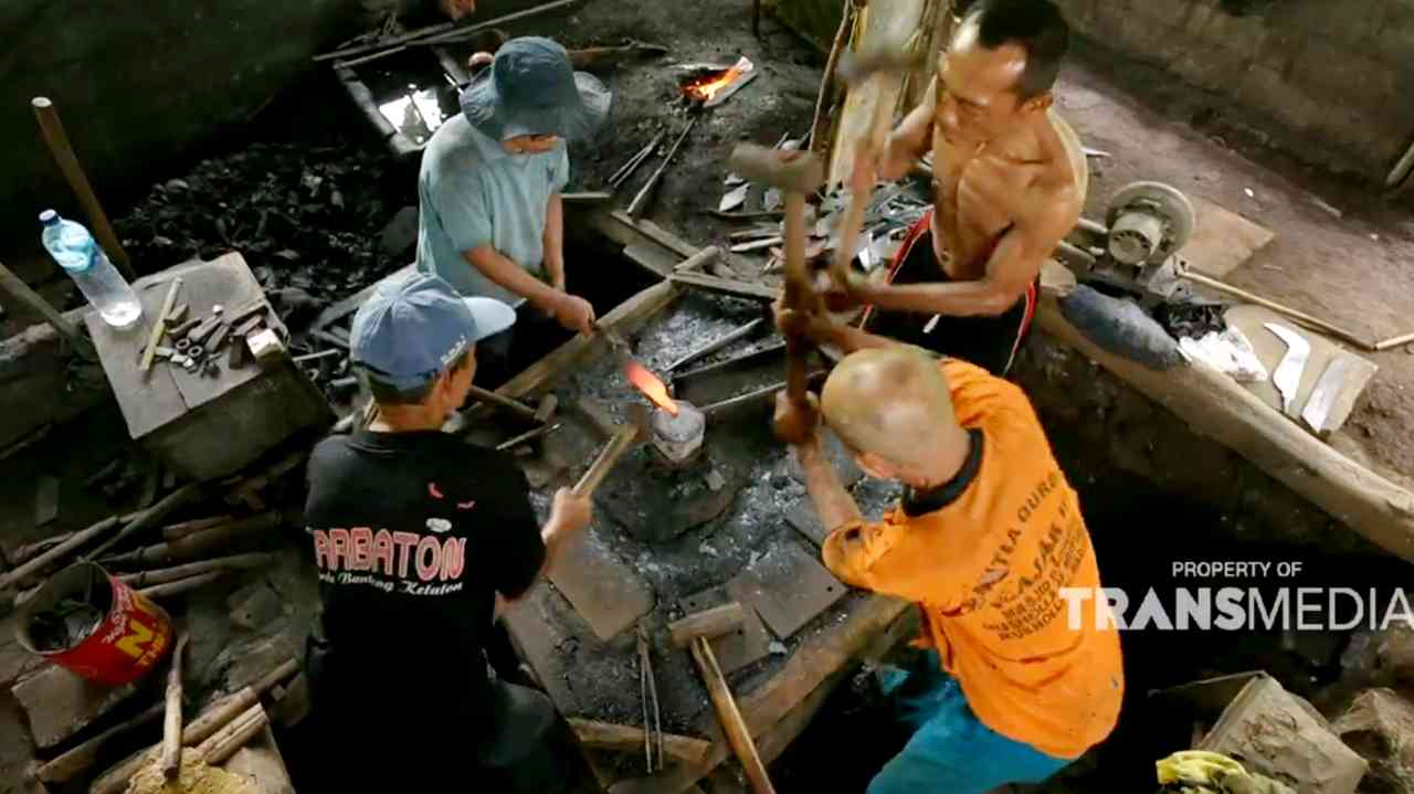 Kampung Pandai Besi Kajar, Kearifan Lokal yang Bertahan di Gunung Kidul