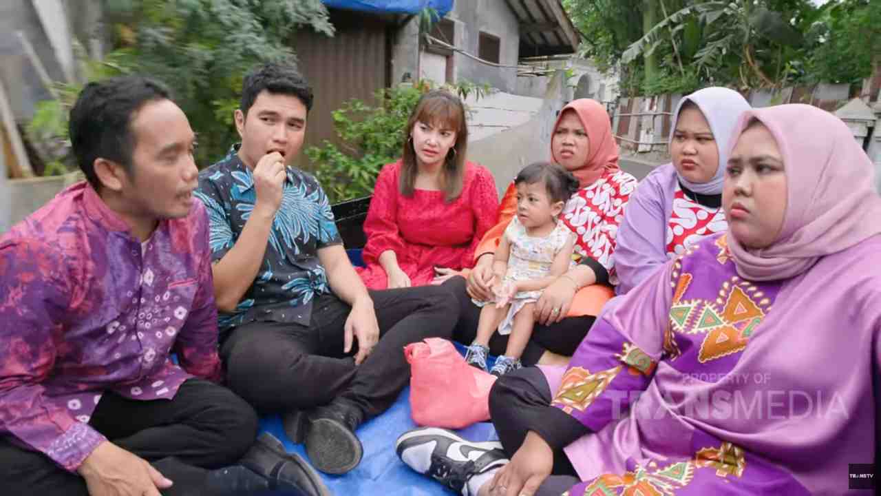 Jangan Mencela Makanan yang Disajikan Orang Lain