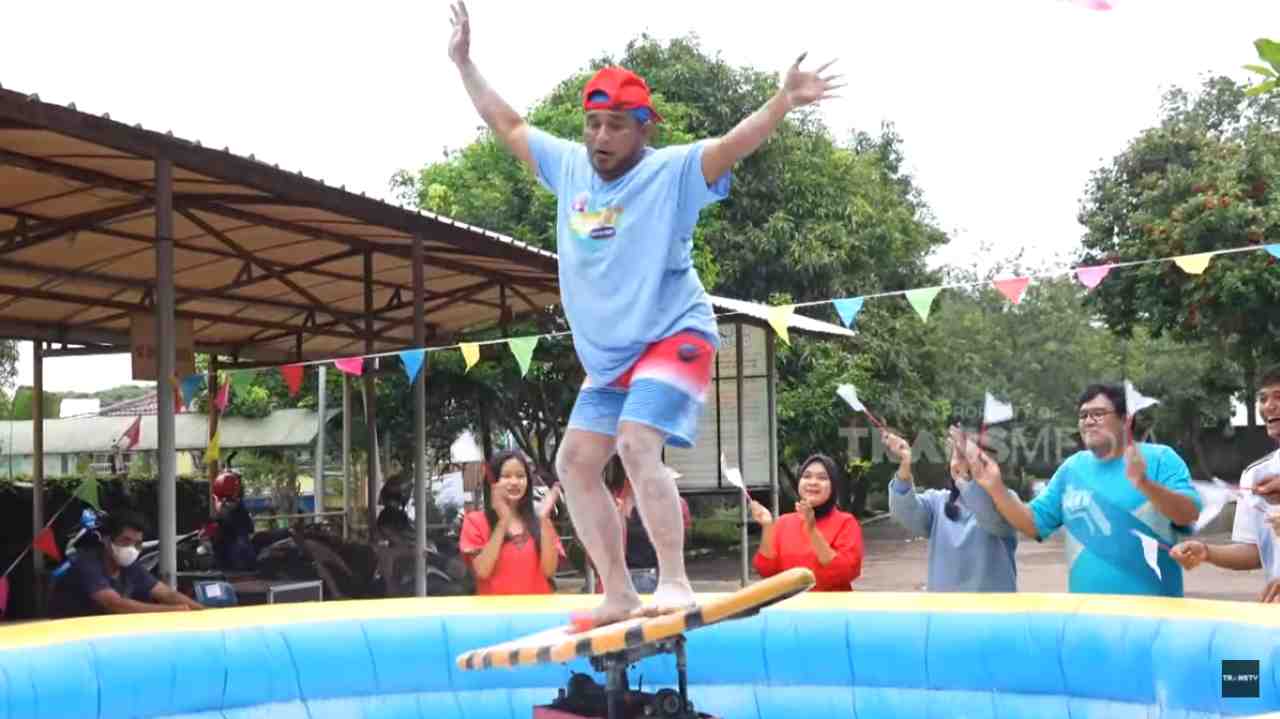 Sudah Mulai Berumur, Tapi Semangatnya Luar Biasa!