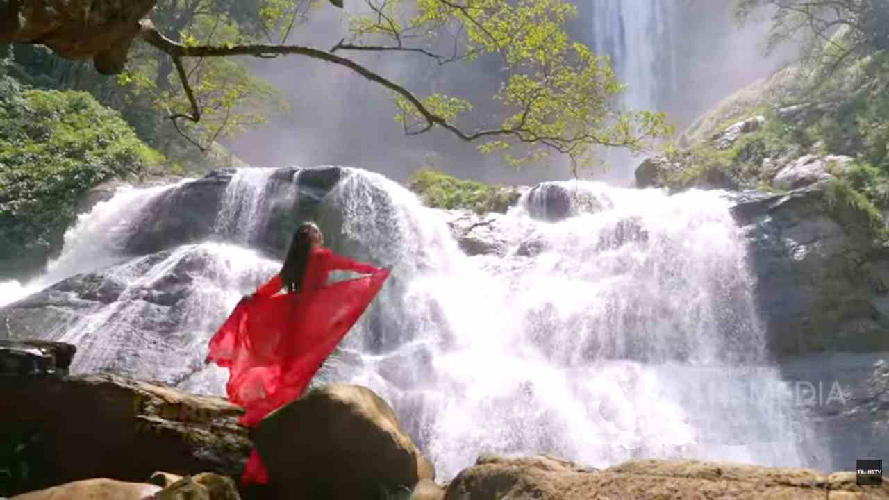Curug Cikanteh, Pesona Air Terjun Berundak di Geopark Cileteuh