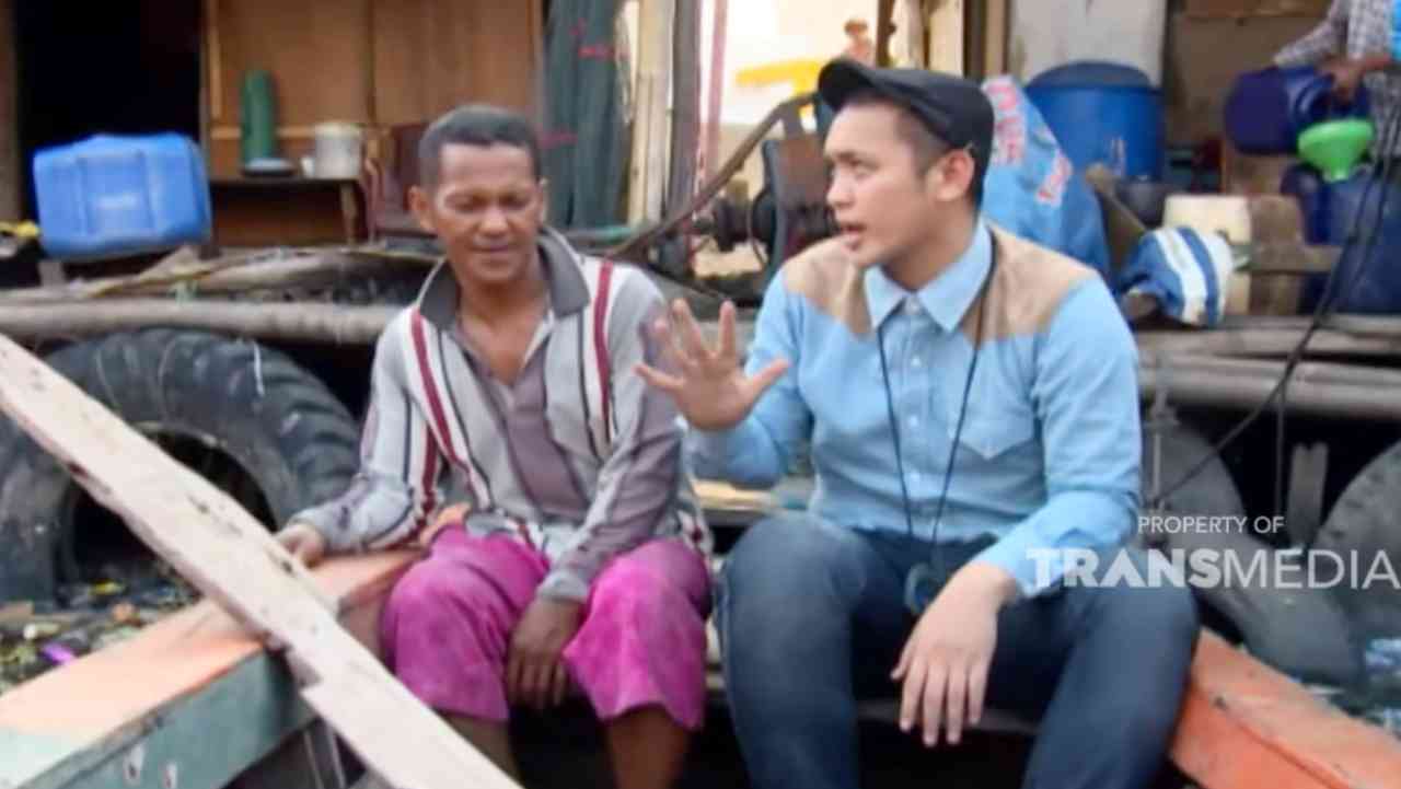 BAGI-BAGI BERKAH: Nelayan Bertahan Hidup Mencari Berkah