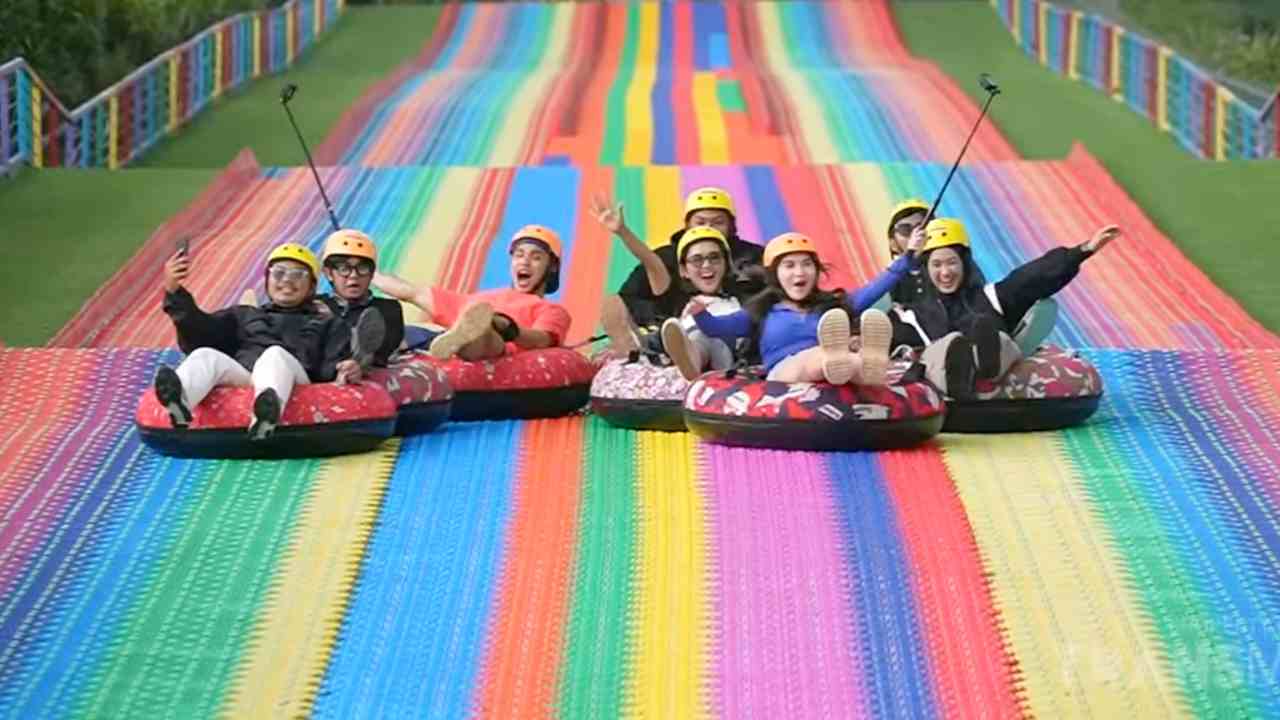 Menghirup Segarnya Udara di Goalpara Tea Park bersama Perosotan Pelangi