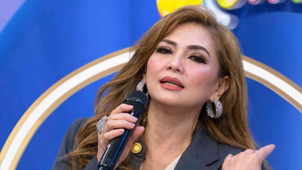 Nia Daniaty Blak-blakan Soal Perubahan di Usia 60, Apa Isi Tasnya?