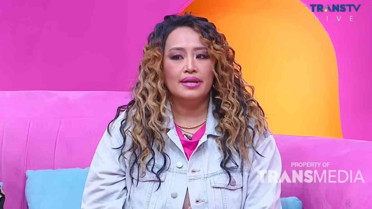 Perjuangan Pinkan Mambo Membangun Usaha Donat di Tengah Cibiran