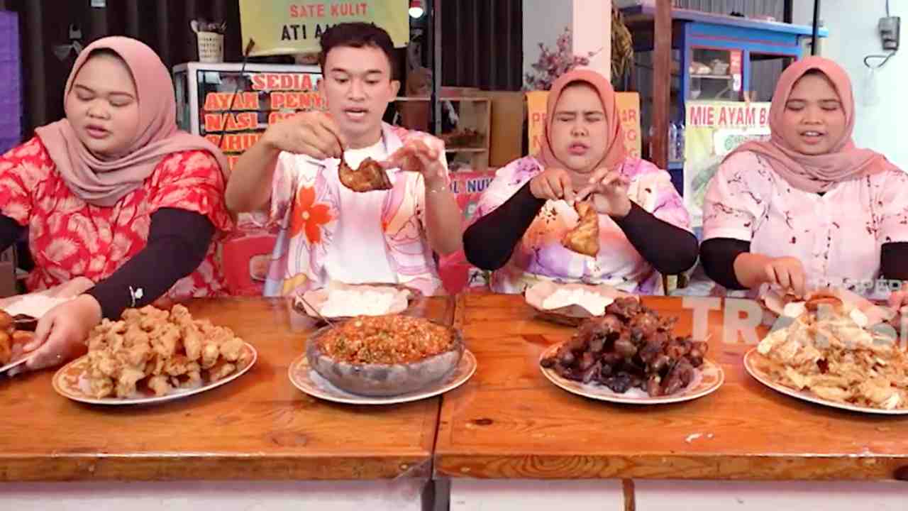 Ayam Penyet Sambal Nuklir, Sensasi Pedasnya Bikin Nagih