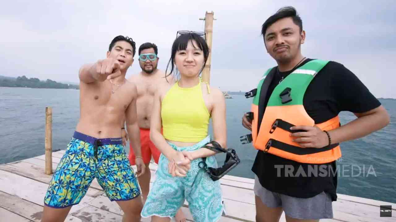 Celebrity on Vacation