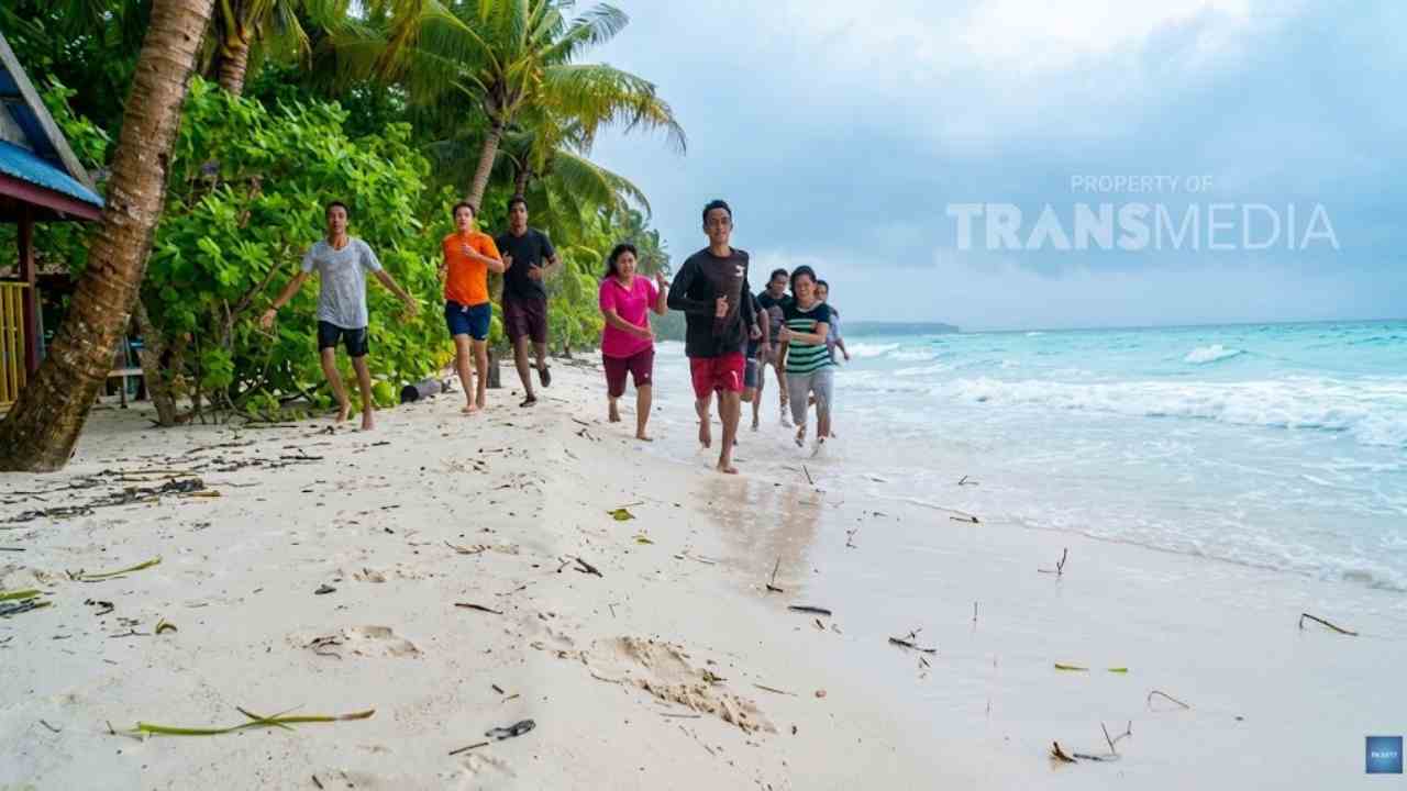 Menyingkap Pesona Pantai Ngurbloat di Desa Ngilngof