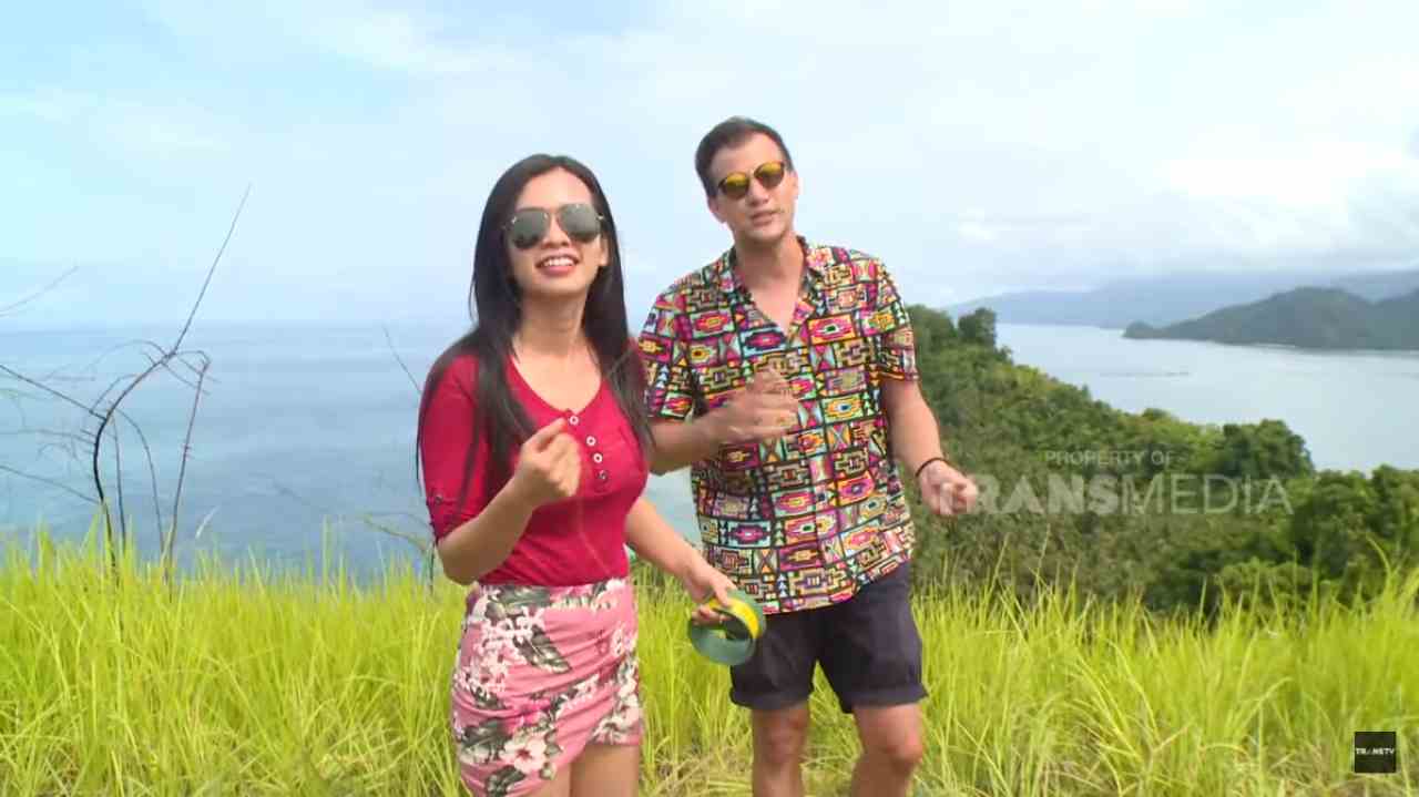 Celebrity on Vacation