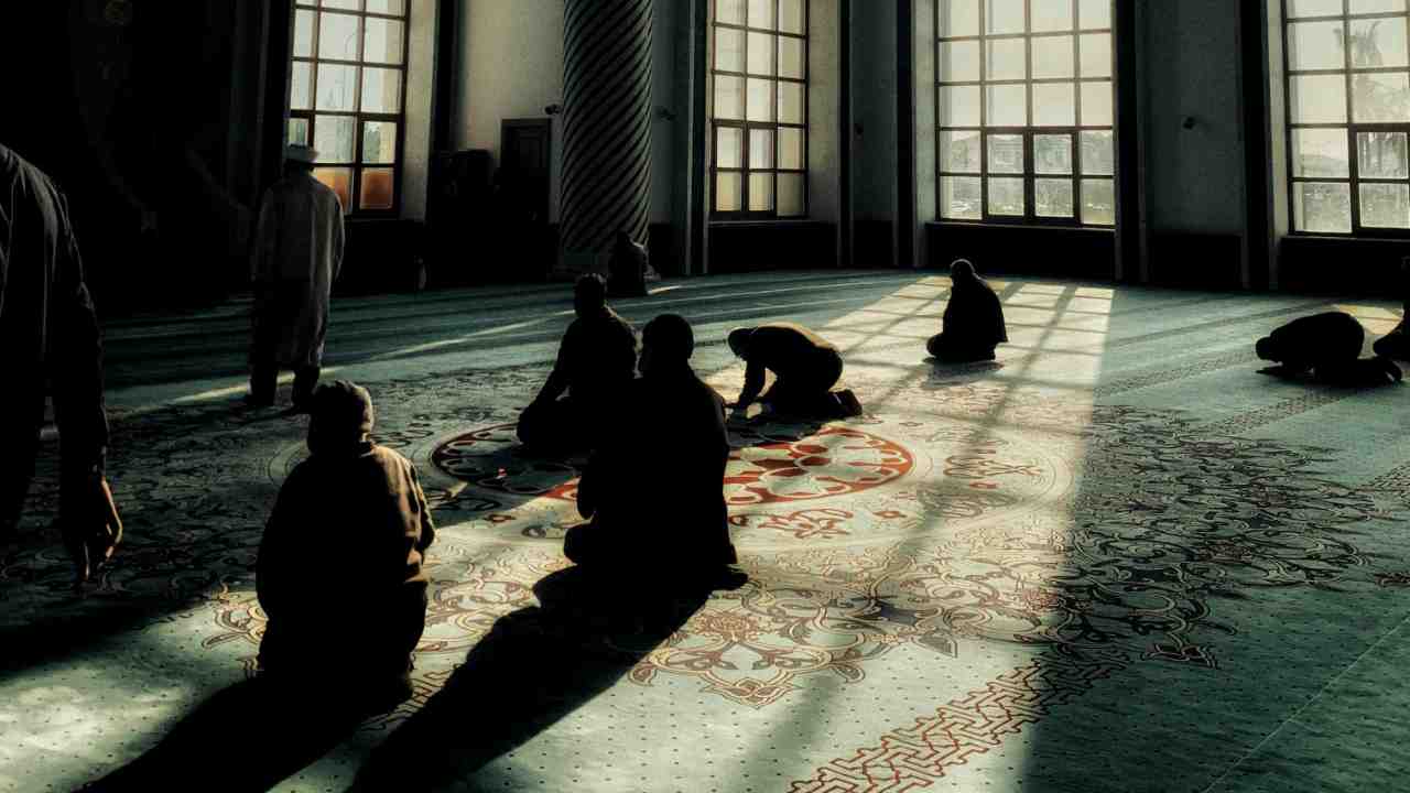 Amalan Pembuka Pintu Rezeki Menggabungan Ikhtiar dan Ibadah