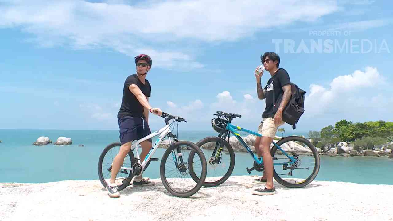 Pantai Penyabong Belitung, Keindahan Batu Granit dan Laut Tenang
