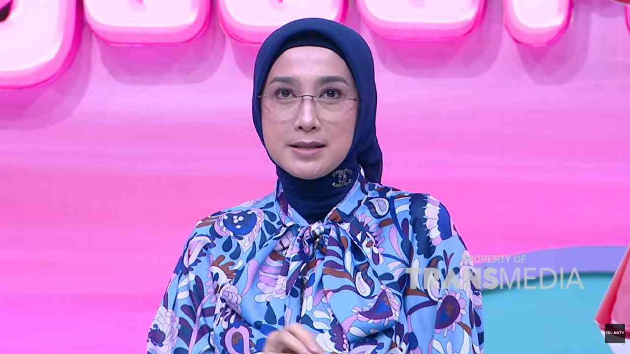 Walau Lagunya Mendayu-dayu, Desy Ratnasari Hadapi Polemik Seputar Lirik
