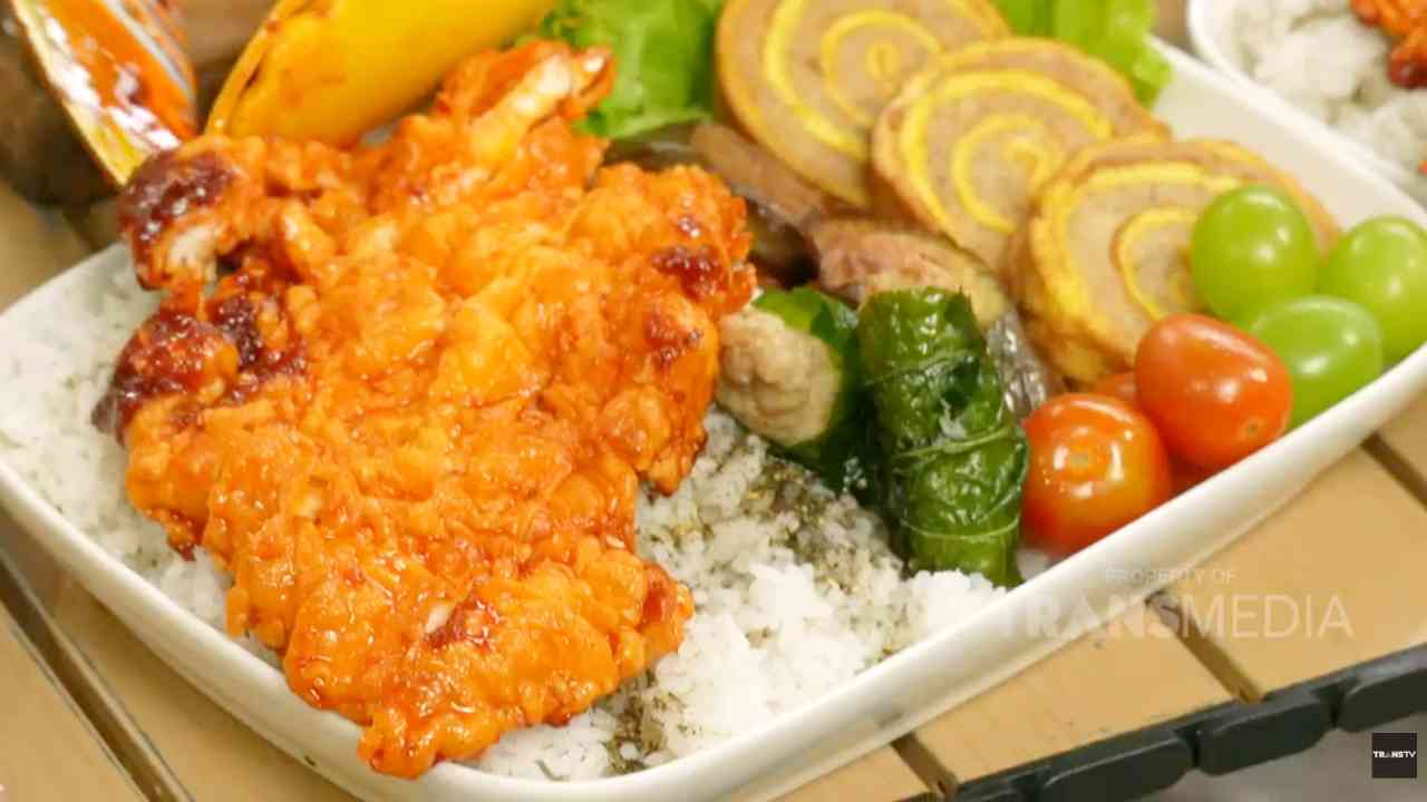 Chicken Katsu Saus Pedas, Ayam Renyah dengan Saus Gochujang Merah Merona