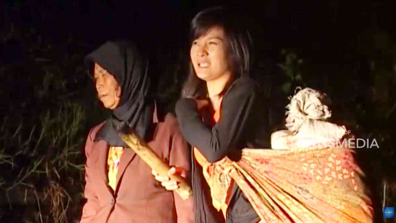 JIKA AKU MENJADI: Sejak Dini Hari Jadi Kuli Angkut Pasar