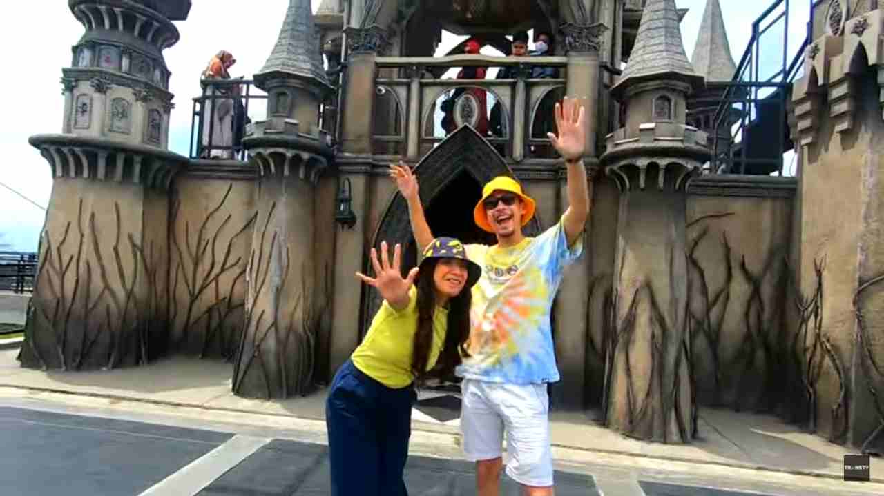 Celebrity on Vacation