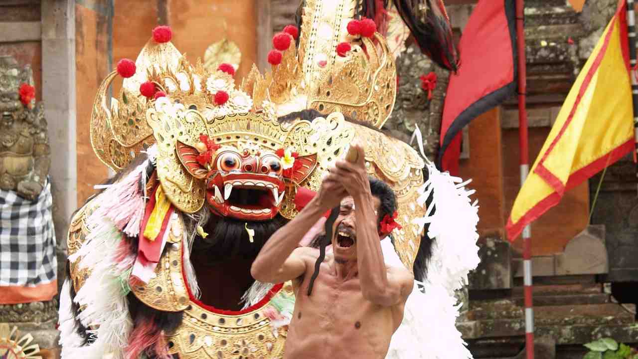 JELANG SIANG: Tari Barong