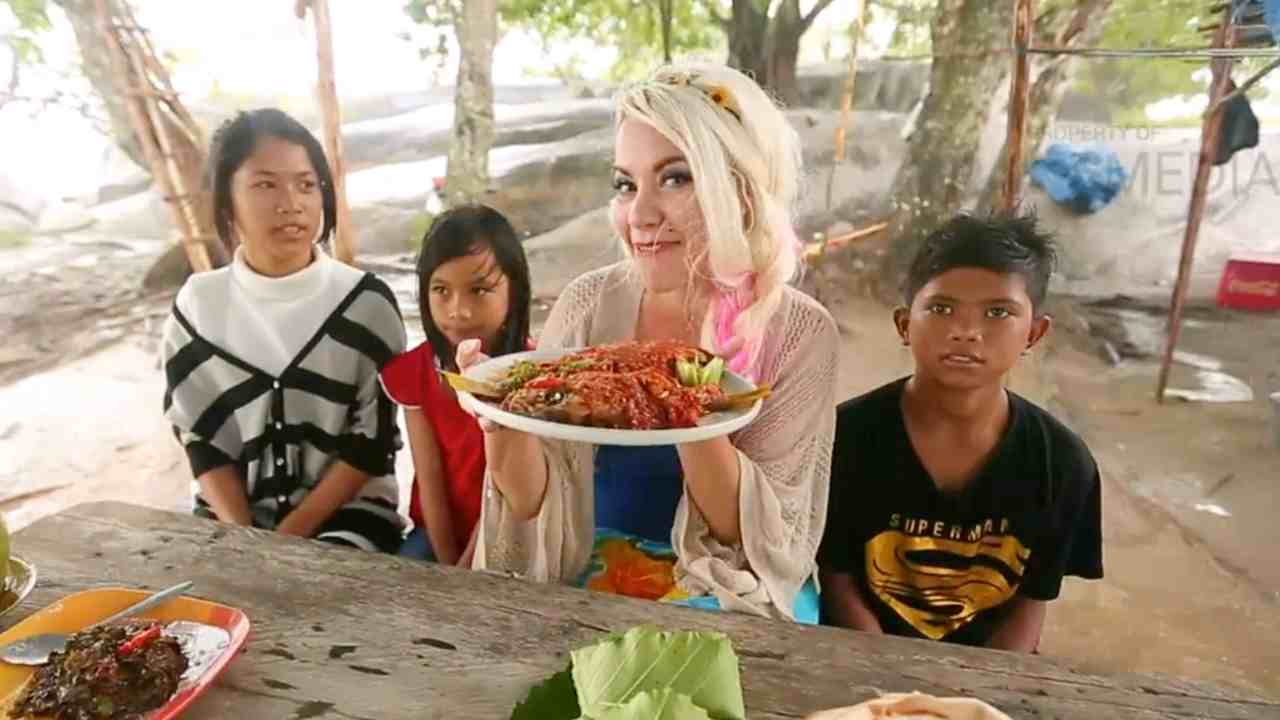 Ikan Ekor Kuning Balado, Sajian Laut di Pulau Laskar Pelangi