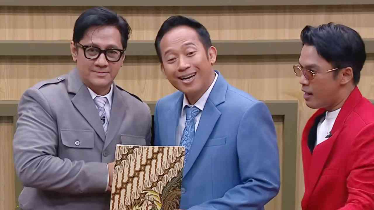 Deny Cagur Ada Apa Kesepkatan Apa nih, dengan Ketua Sidang?