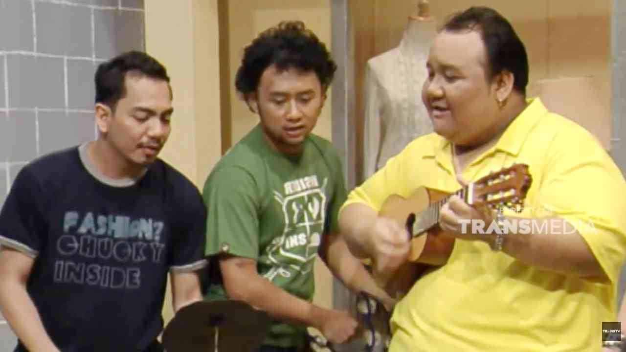 EXTRAVAGANZA: Pengamen di Supermarket