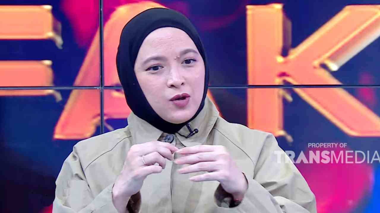 Kisah Andhara Early Menjajakan Basreng, dari Sampul Majalah ke Gorengan