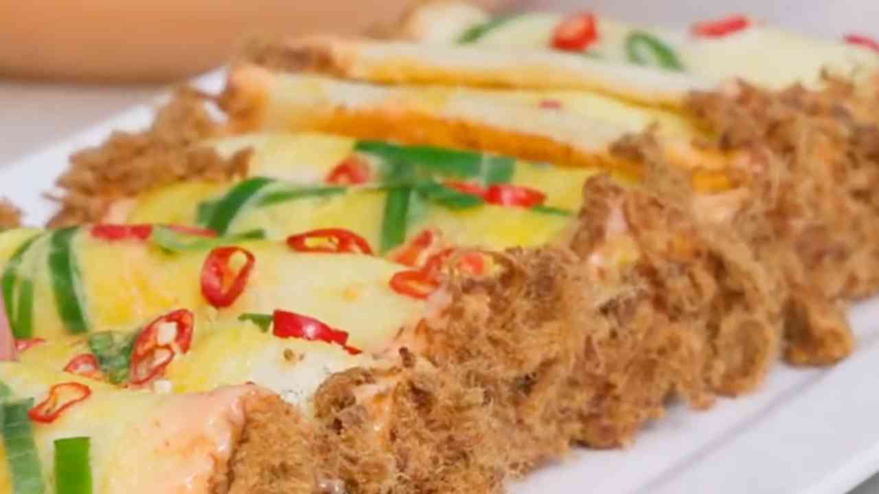 Membuat Roti Abon, Camilan Sederhana Rasa Mewah
