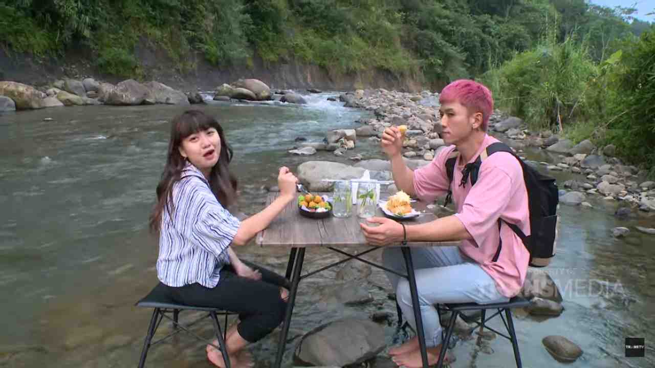 Celebrity on Vacation