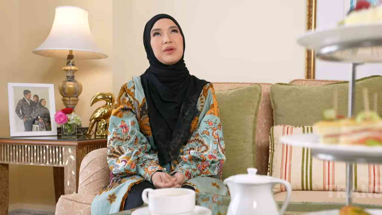 Kemampuan Adaptasi Chacha Frederica ketika Menjadi Istri Pejabat
