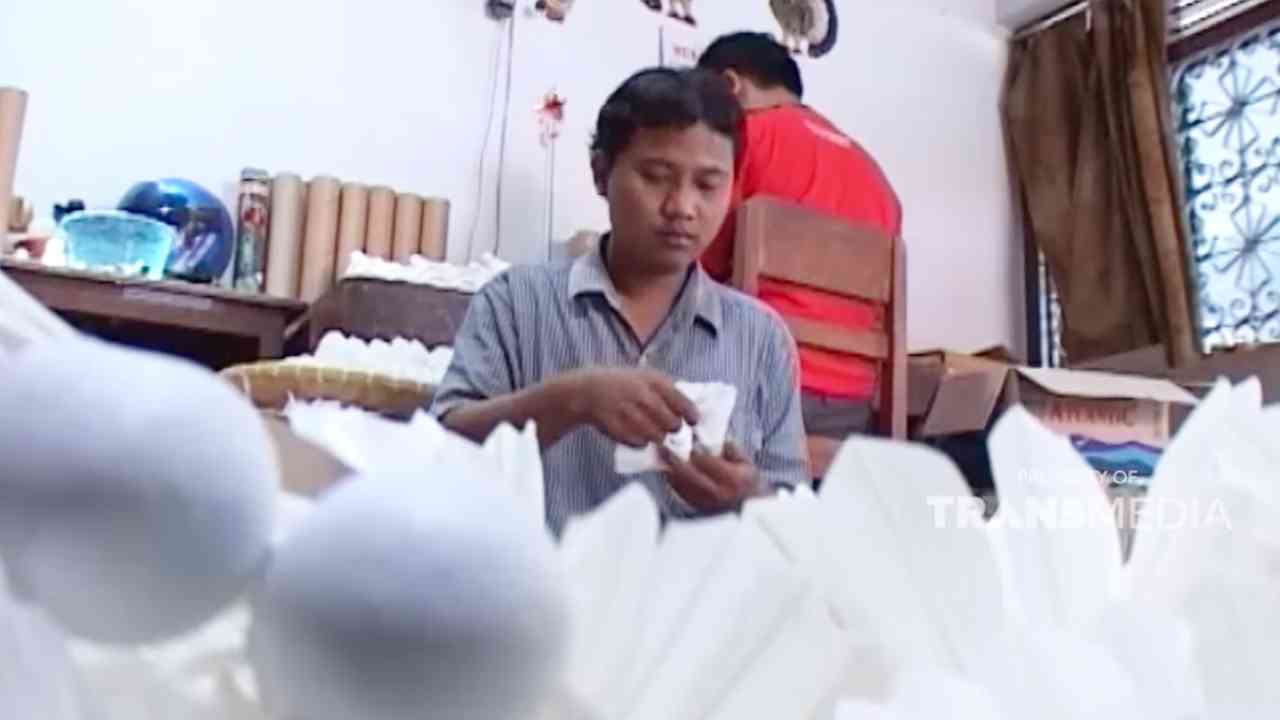 SISI LAIN: Membuat Shuttlecock hingga Tembus Pasar Mancanegara
