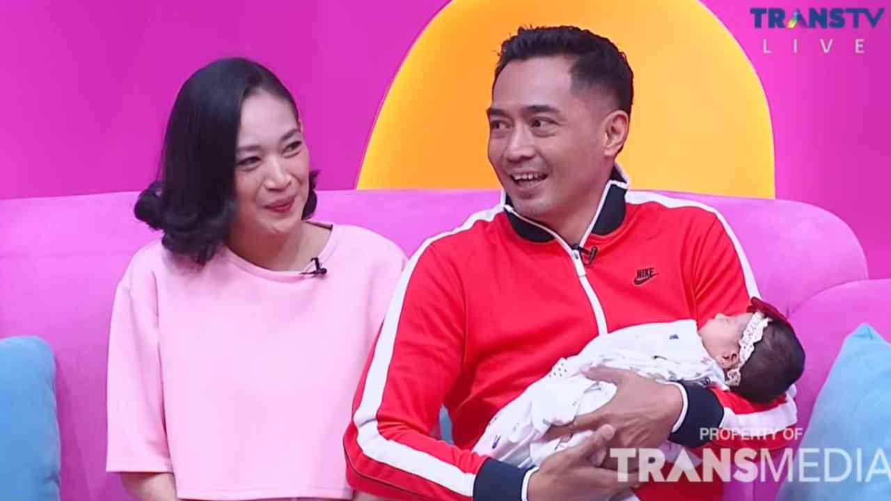 Kebahagiaan Yama Carlos dan Carina Ivola yang Makin Lengkap