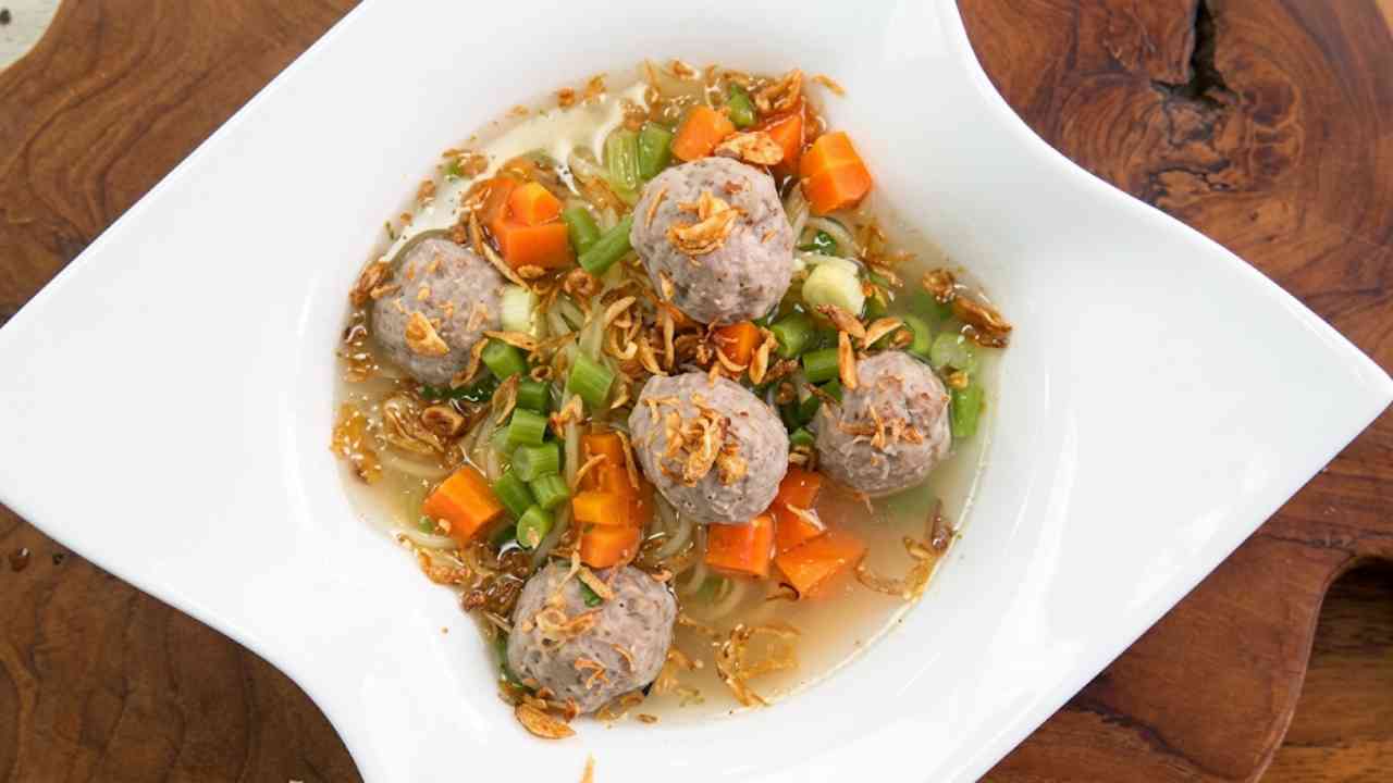 SEMUA BISA MASAK: Kehangatan Sup Spaghetti Daging Cincang untuk Keluarga