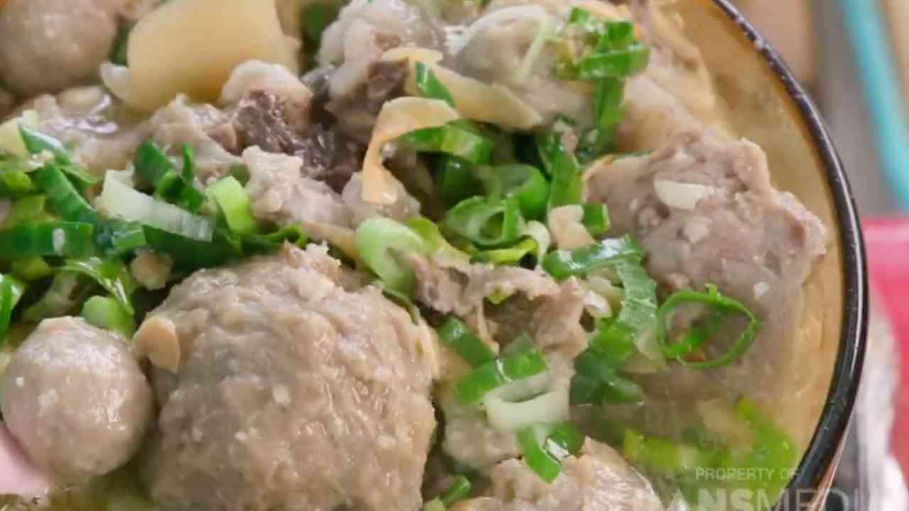 Bakso Sumsum Sapi Kenyal dengan Isi Tetelan, Puas Nguyahnya