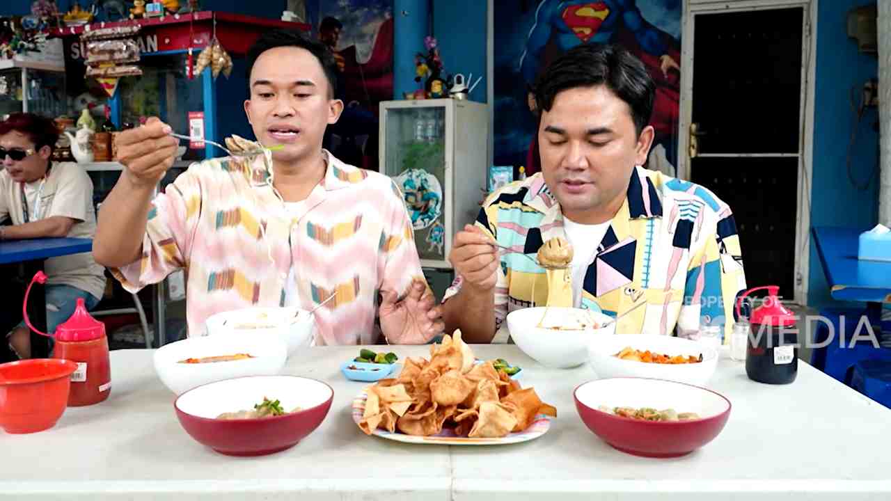 Sajian Istimewa di Kedai Bakso dengan Konsep Pahlawan Super