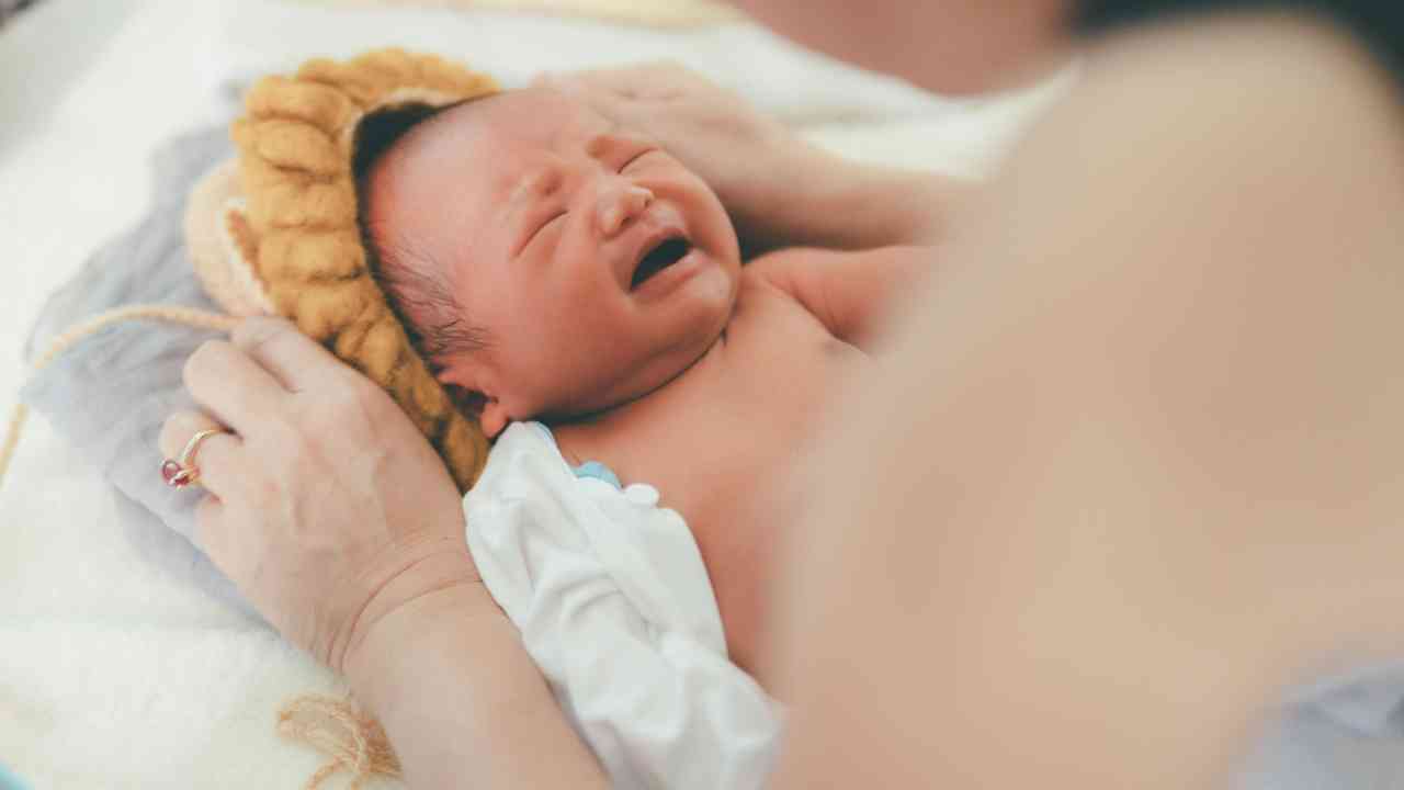 BUAH HATI: Memilih Kosmetik Bayi yang Aman untuk Kesehatan Kulit