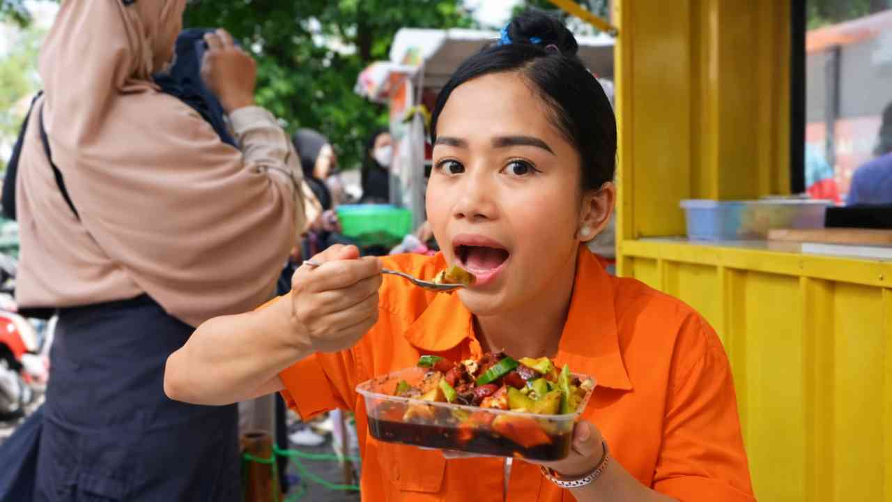 Rujak Buah Langka Nusantara dengan Racikan Bumbu Istimewa