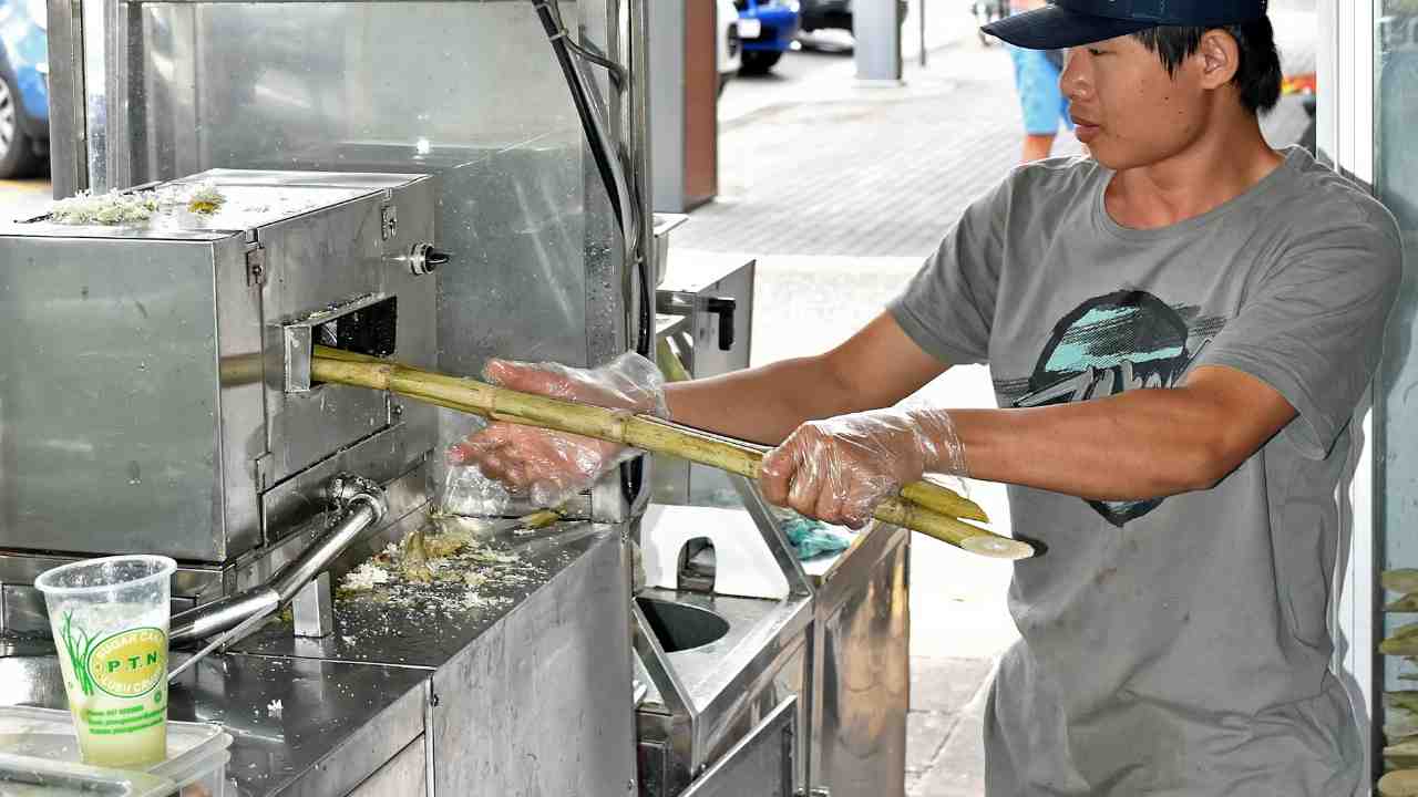 JELANG SIANG: Air Sari Tebu, Minuman Segar Segudang Manfaat