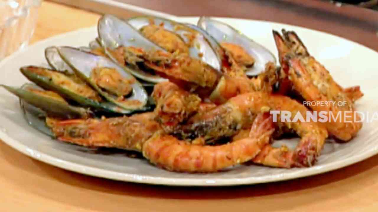 DAPUR PINTAR: Seafood Saus Padang, Kelezatan Rempah yang Meresap