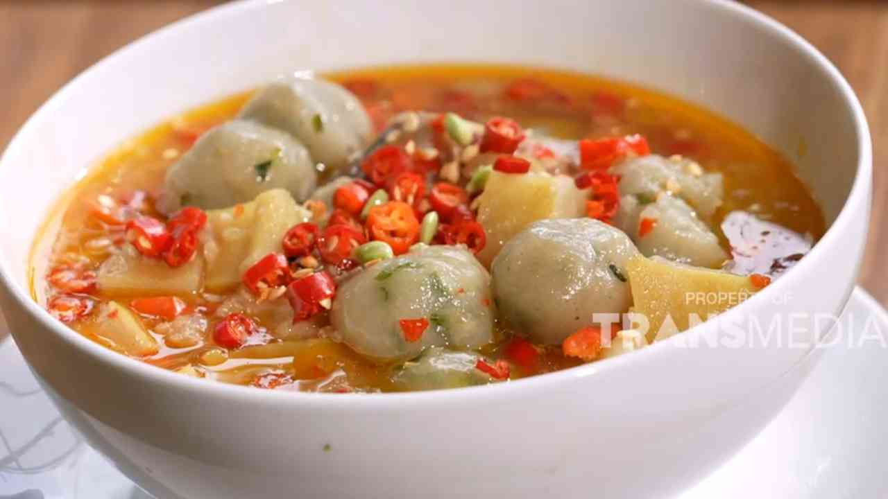Cilok Kuah Sumsum, Kenyal Gurih dengan Kikil dan Sambal Super Pedas