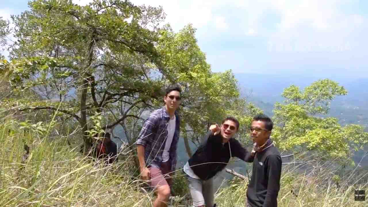 Bukit Merah Putih Solok, Pemandangannya bagaikan Lukisan Abstrak