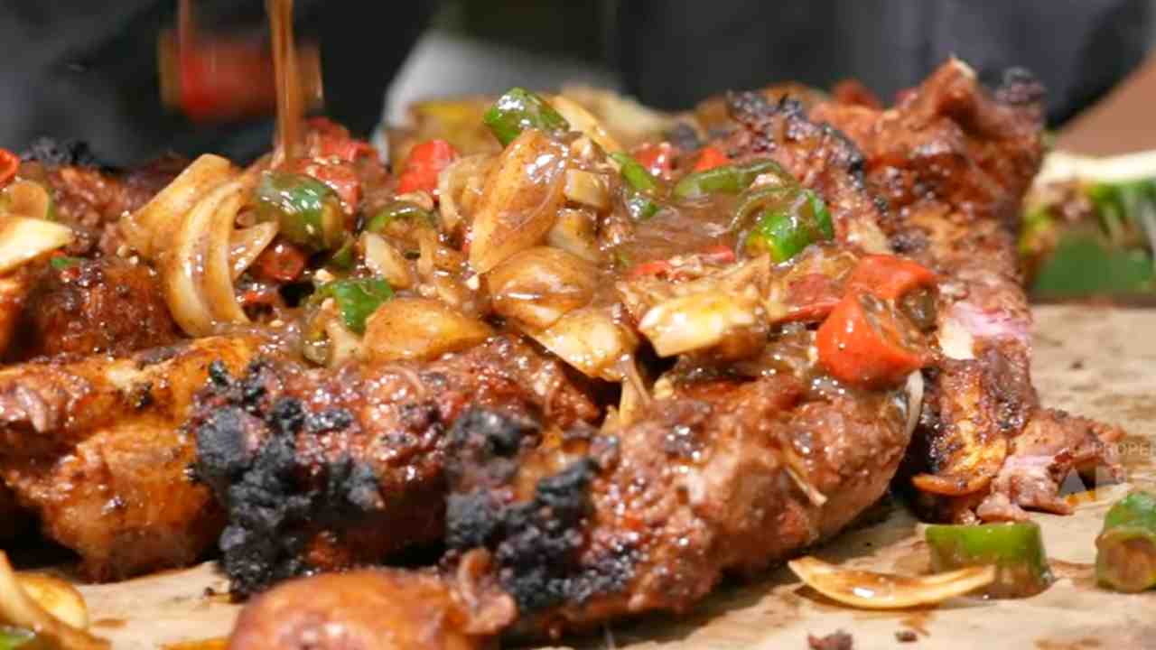 Sapi Panggang Lada Hitam yang Dibuat dengan Cara Istimewa