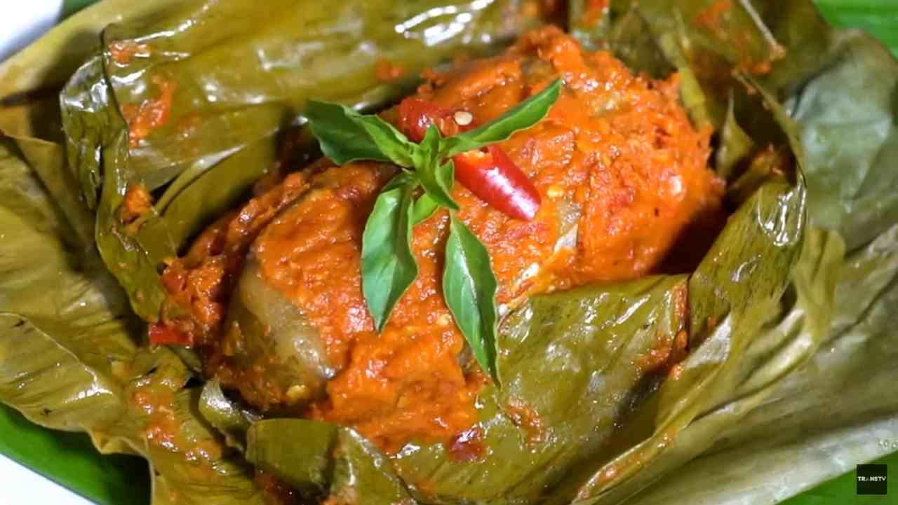 DEMEN MAKAN: Brengkes Tempoyak Patin Khas Palembang Wow Rasanya!