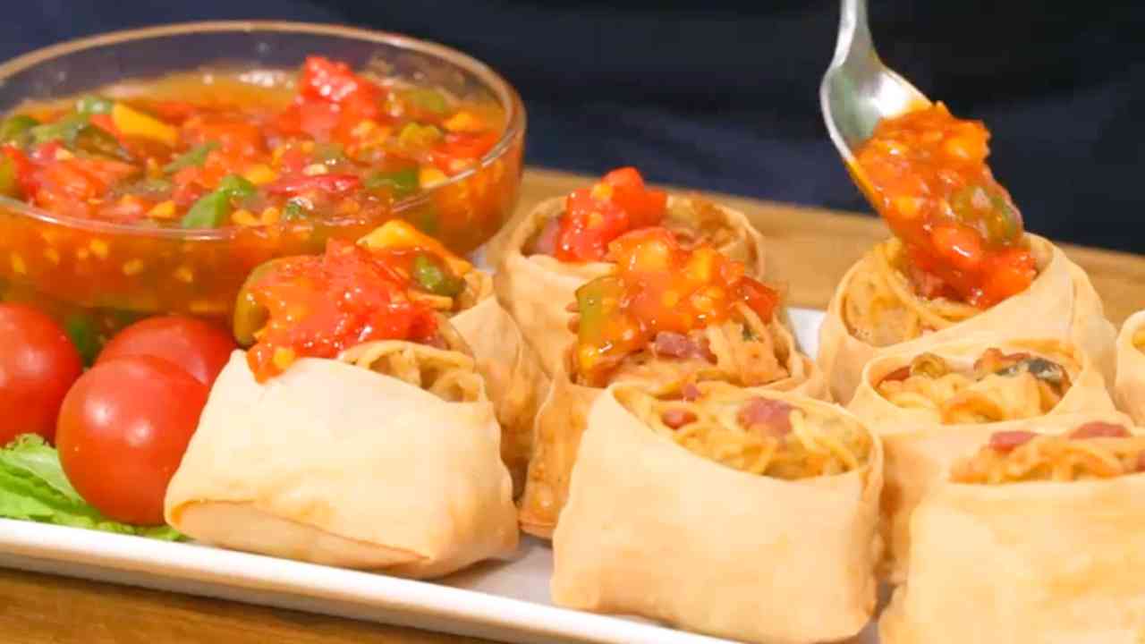 Mi Goreng Pangsit yang Lezat dan Renyahnya Terasa dalam Satu Gigitan