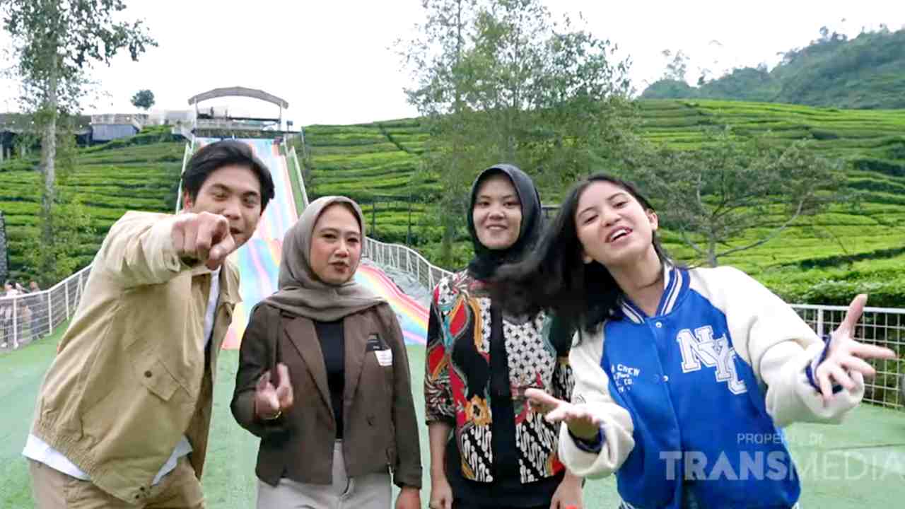 Ecopark Curug Tilu, Hangatnya Suasana di Tengah Kabut dan Kebun Teh Ciwidey